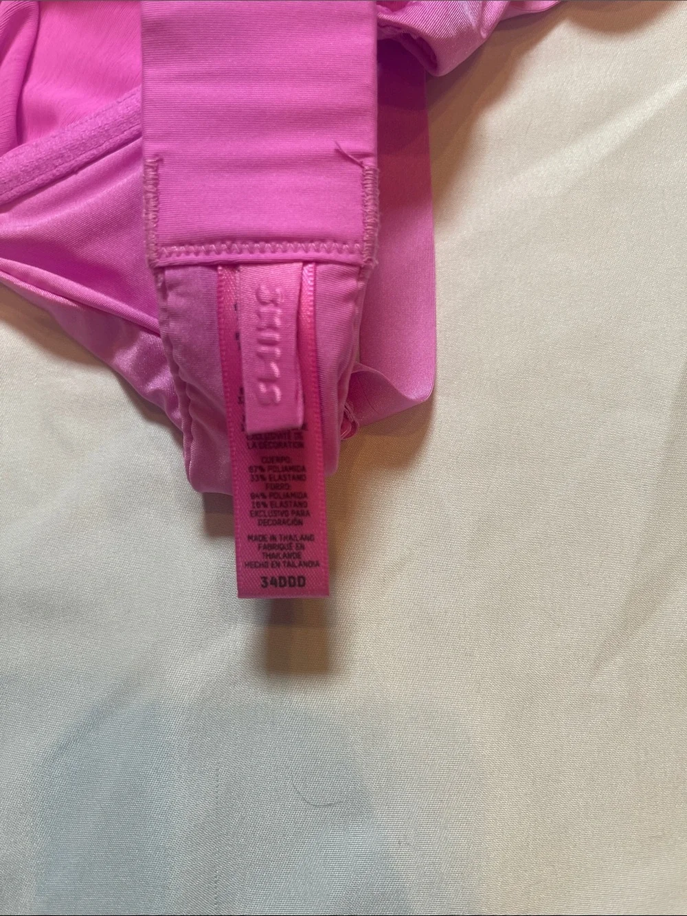 SKIMS Vibrant Pink Underwire Bra - Picture 4 of 5